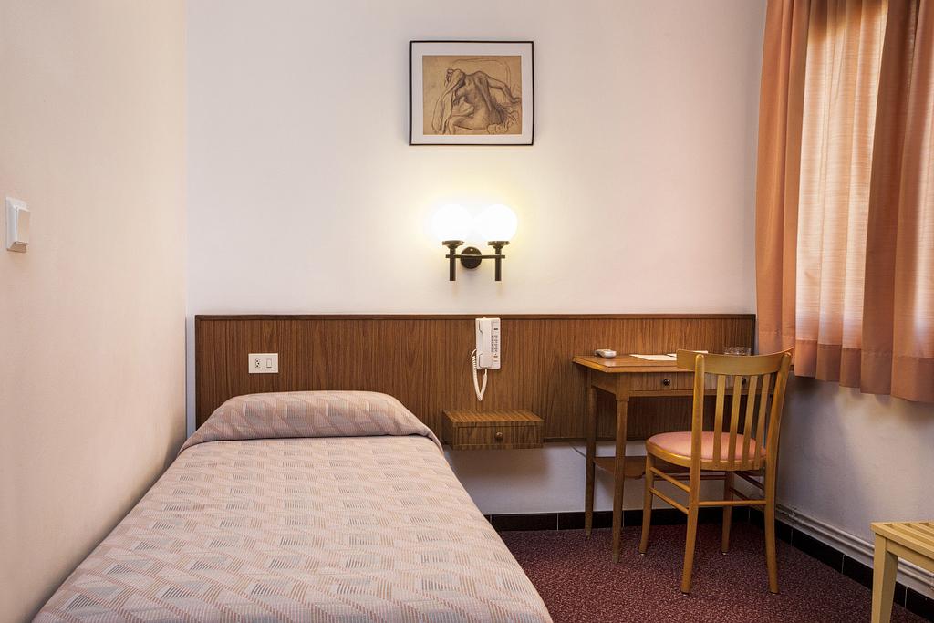 Hotel Emporium - Adults Only Castello  D'Empuries Buitenkant foto
